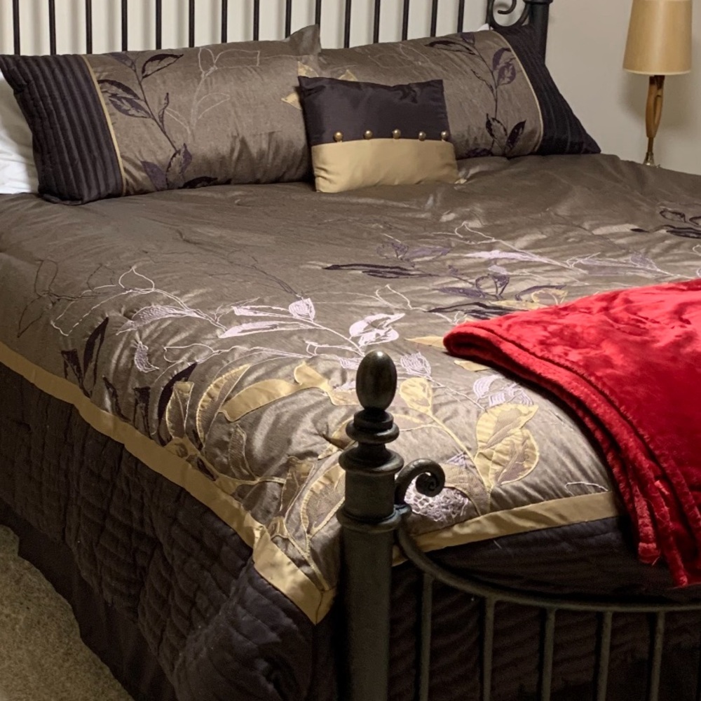 King size luxury bedding. Comforter, pillow shams, throw pillow from BB&B.